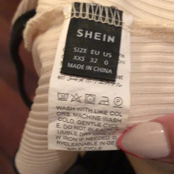 SHEIN cropped tank top. Size XS. Cream colour with black trim - Picture 5 of 5